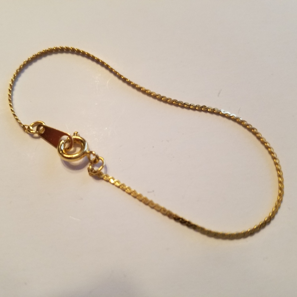 gold bracelet